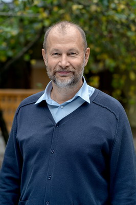 �.�.�������